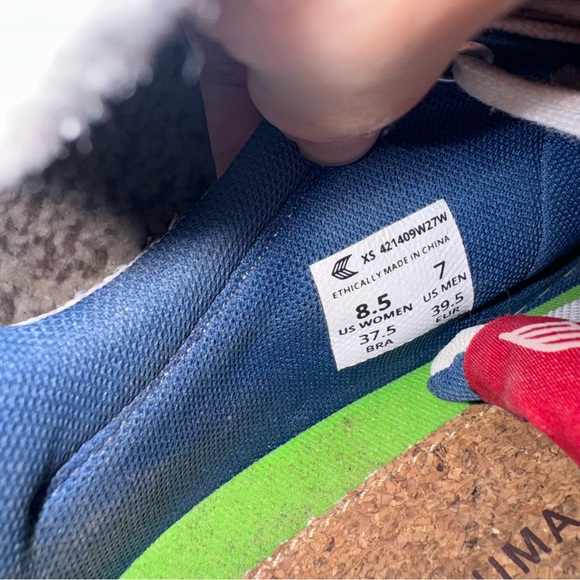 Cariuma “The Vallely” in Blue Red White - Picture 4 of 8